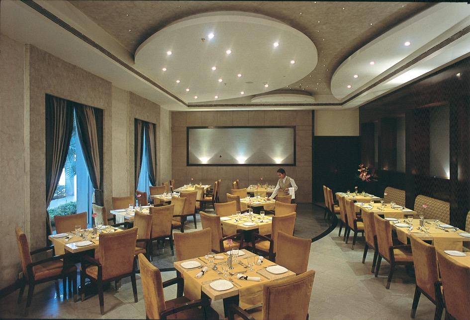 NIRVANA Hotel Banquets Club Ludhiana Extérieur photo